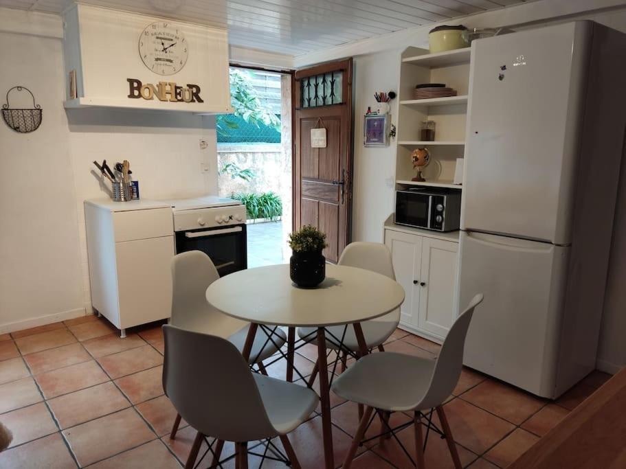 Appartement En Rez De Jardin Et Terrasse Ds Villa Hyères Exteriör bild