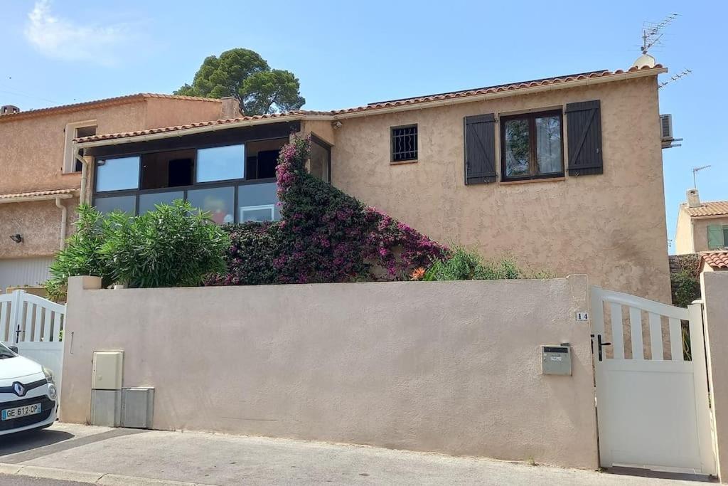Appartement En Rez De Jardin Et Terrasse Ds Villa Hyères Exteriör bild
