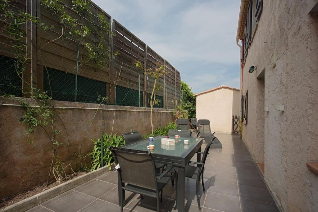 Appartement En Rez De Jardin Et Terrasse Ds Villa Hyères Exteriör bild